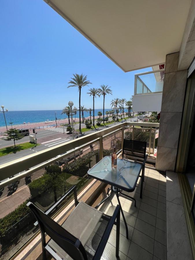 Entire 2 Rooms Crossing Apartment With Private Parking 4 Beds Two Double Bed And 2 Single Bed With 2 Balconies In Promenade Des Anglais Street With Sea View 50 Meters From The Beach With Perfect Air Conditioner Cooler And Heater Nice Exterior photo